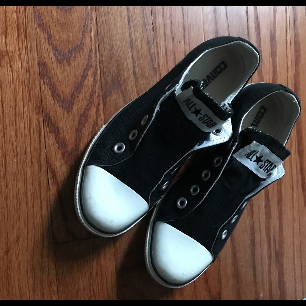 Laceless Converse